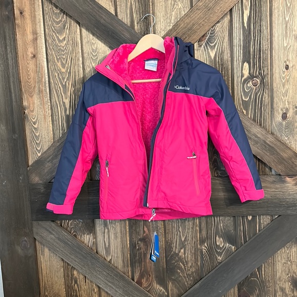Columbia Other - Columbia girls arctic trip interchangeable jacket. Size: 6